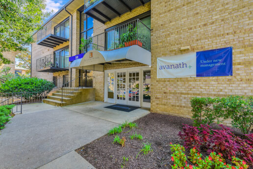 Acclaim At Alexandria leasing office entrance