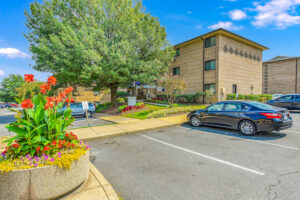 Acclaim At Alexandria parking